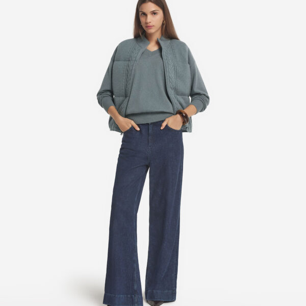 Sleeveless, reversible cable-knit Bouclé