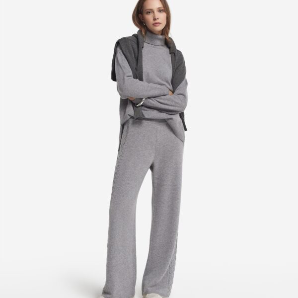 Ultrasoft Cashmere pants with cable-knit design